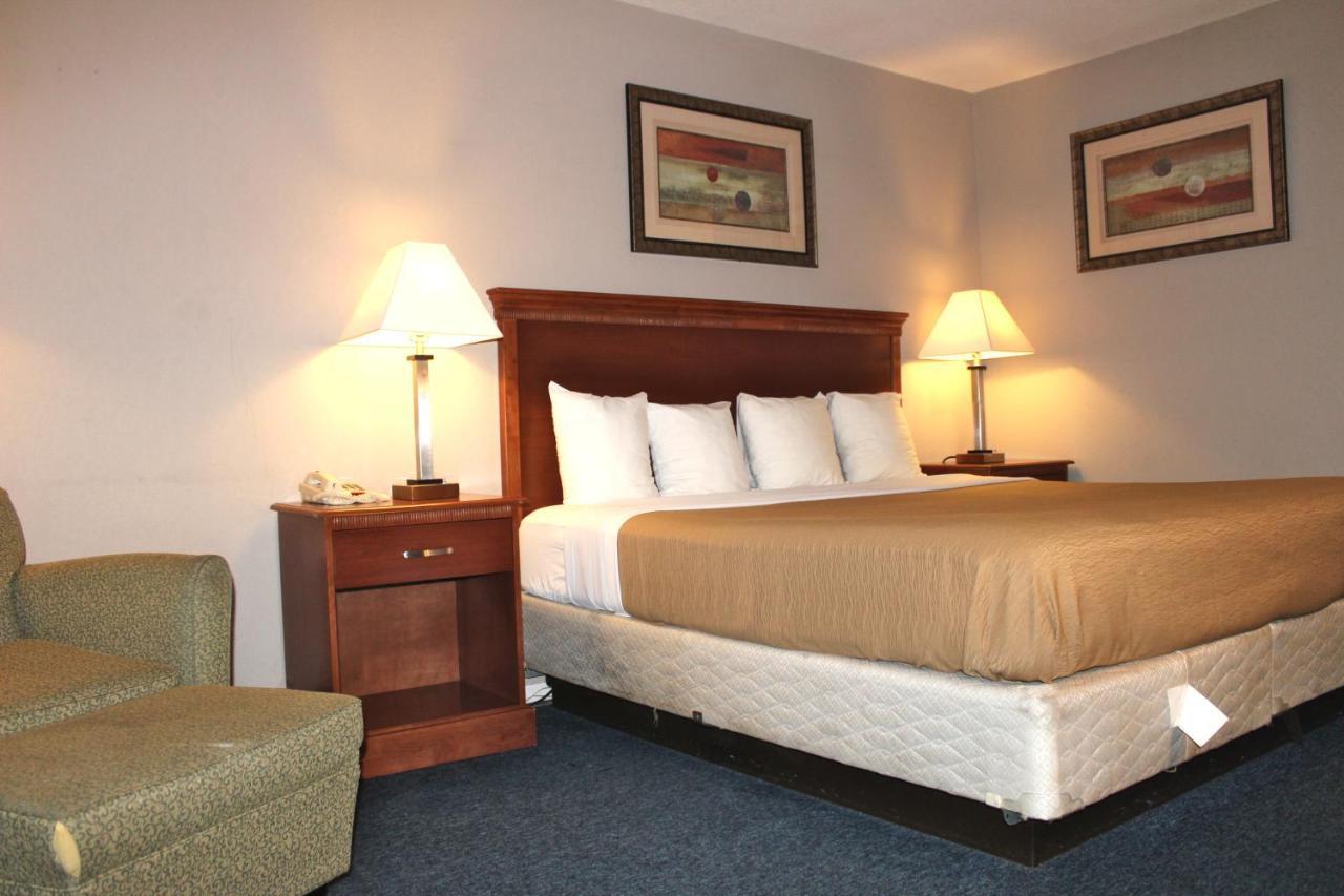 Interstate Motel Rensselaer Bagian luar foto