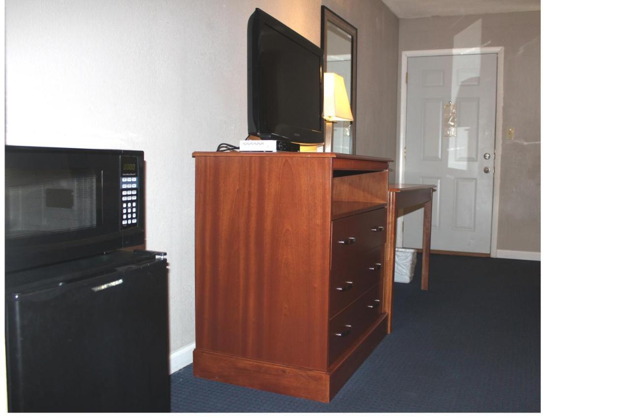 Interstate Motel Rensselaer Bagian luar foto